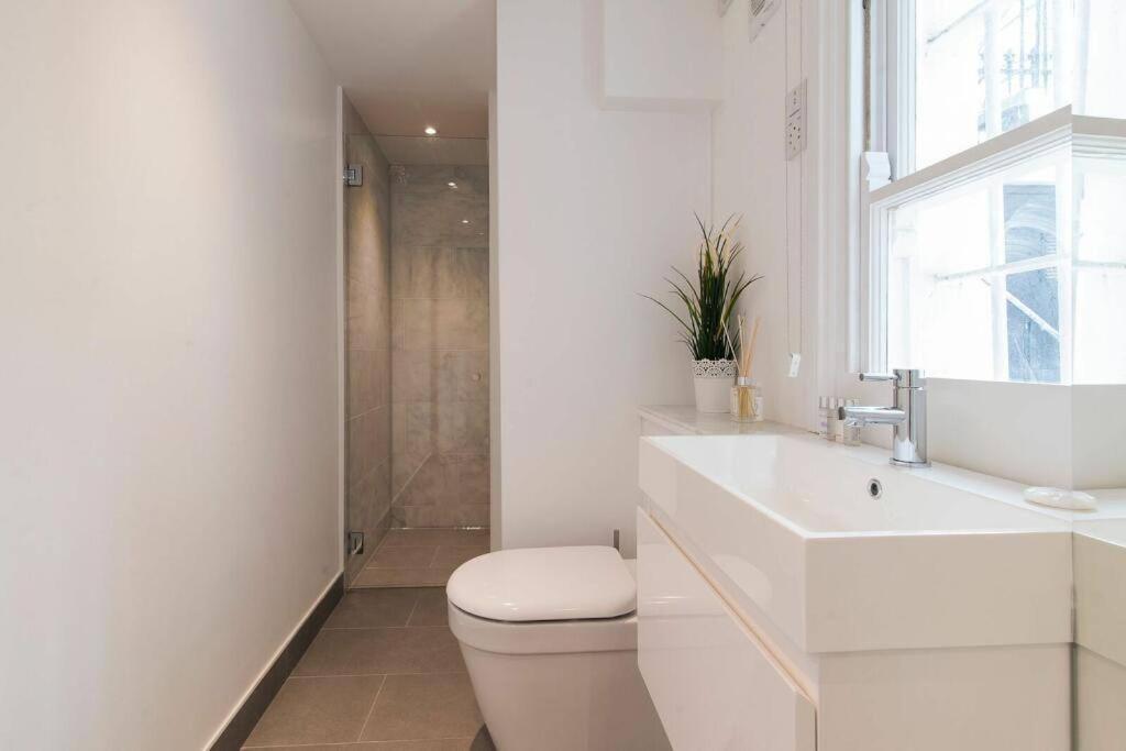 Charming Stylish One-Bedroom Apartment London Exteriör bild